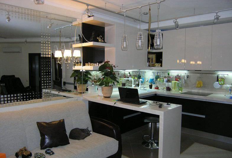 Дизайн проходной кухни: рациональное размещение мебели, подбор стиля и декор